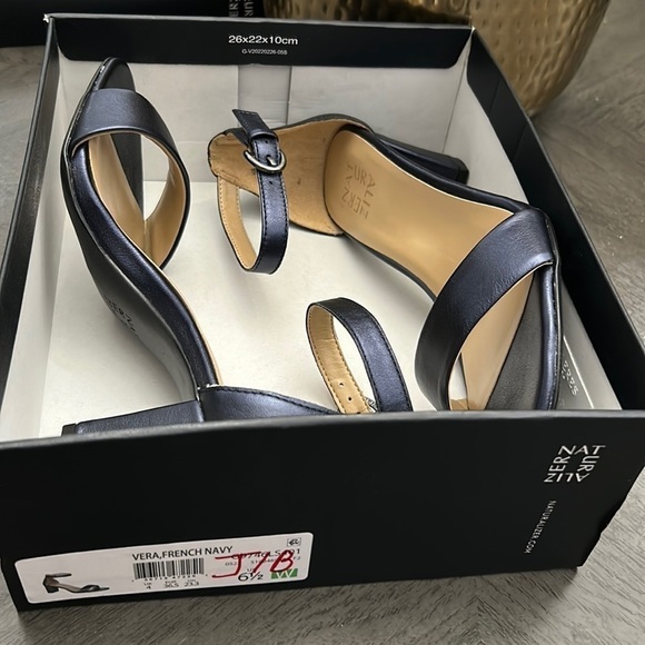 Naturalizer Women's Vera Dress Sandal (WIDE) - Picture 2 of 10